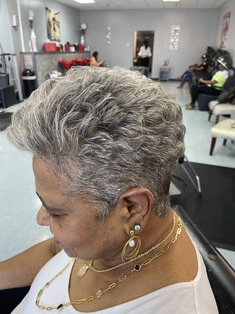 The Glam Squad Hair Studio   Logo