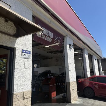 Jiffy Lube - It says on your website that the oil change takes 15 minutes, but I've been here for 40 minutes. I'm still waiting for my oil change. - Auto Repair Near Me - San Mateo, California Jiffy Lube - It says on your website that the oil change takes 15 minutes, but I've been here for 40 minutes. I'm still waiting for my oil change. - Auto Repair Near Me - San Mateo, California