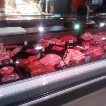 REWE - Fleisch schön rot, was grüne Lampen so ausmachen. - Grocery Near Me - Cologne, NW