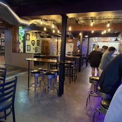 Ale House Bar & Grill