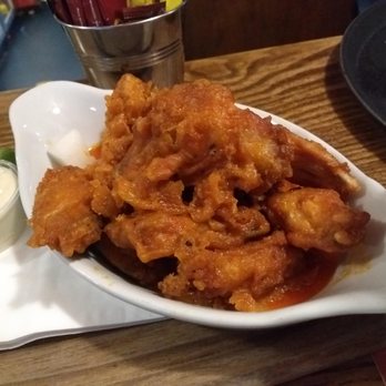 Darkey Kellys - small dish of wings, still fill me up. Sauce was great too! - Pubs Near Me - Dublin, D