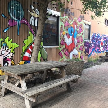 Smack's Chicken Shack - Back Patio/ Outside - Food Trucks Near Me - San Antonio, Texas Smack's Chicken Shack - Back Patio/ Outside - Food Trucks Near Me - San Antonio, Texas