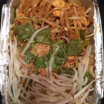 Thai Square Restaurant - Chicken pad Thai - Thai Near Me - Arlington, Virginia
