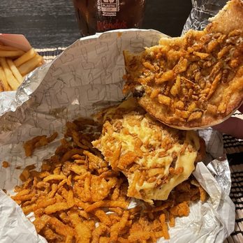 Wendy's - Onions with a side of chicken sandwhich - Burgers Near Me - La Habra, California Wendy's - Onions with a side of chicken sandwhich - Burgers Near Me - La Habra, California