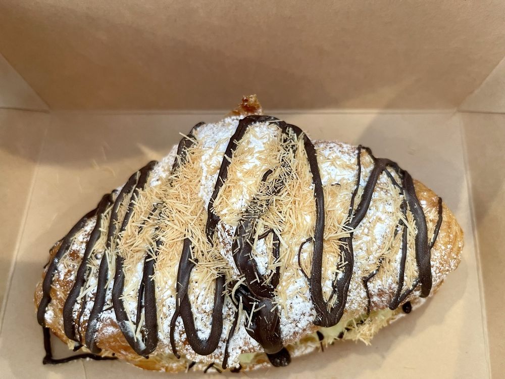 The Flaky Croissant Logo