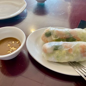 Pho Minh's - gỏi cuốn (shrimp summer rolls) with peanut sauce - Vietnamese Near Me - Linden, New Jersey