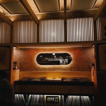 Eavesdrop - Cocktail Bars Near Me - Brooklyn, New York
