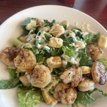 Pirate's Bar and Grill - Caesar salad with Grilled Shrimp - American Near Me - Dauphin Island, Alabama