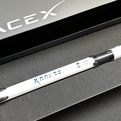 Estes Industries - 1/100 scale SpaceX Falcon 9 Crew Dragon ($150) Ready to launch