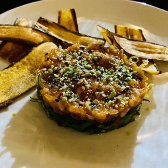 The Barrow House - Salmon tartar with wakame salad, wasabi and plantains - New American Near Me - Clifton, New Jersey