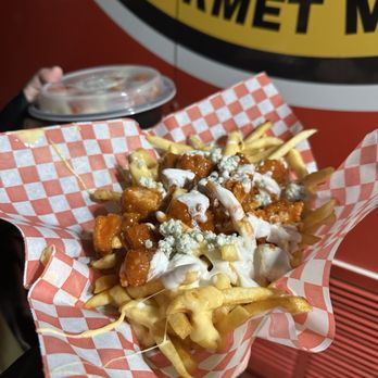 The Mac truck - Buffalo Fries - Food Trucks Near Me