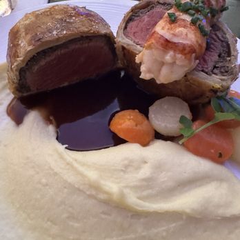 Hell's Kitchen - Beef Wellington with lobster - Cocktail Bars Near Me - Funner, California