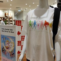 Uniqlo Square One - Sailor moon woman's collection