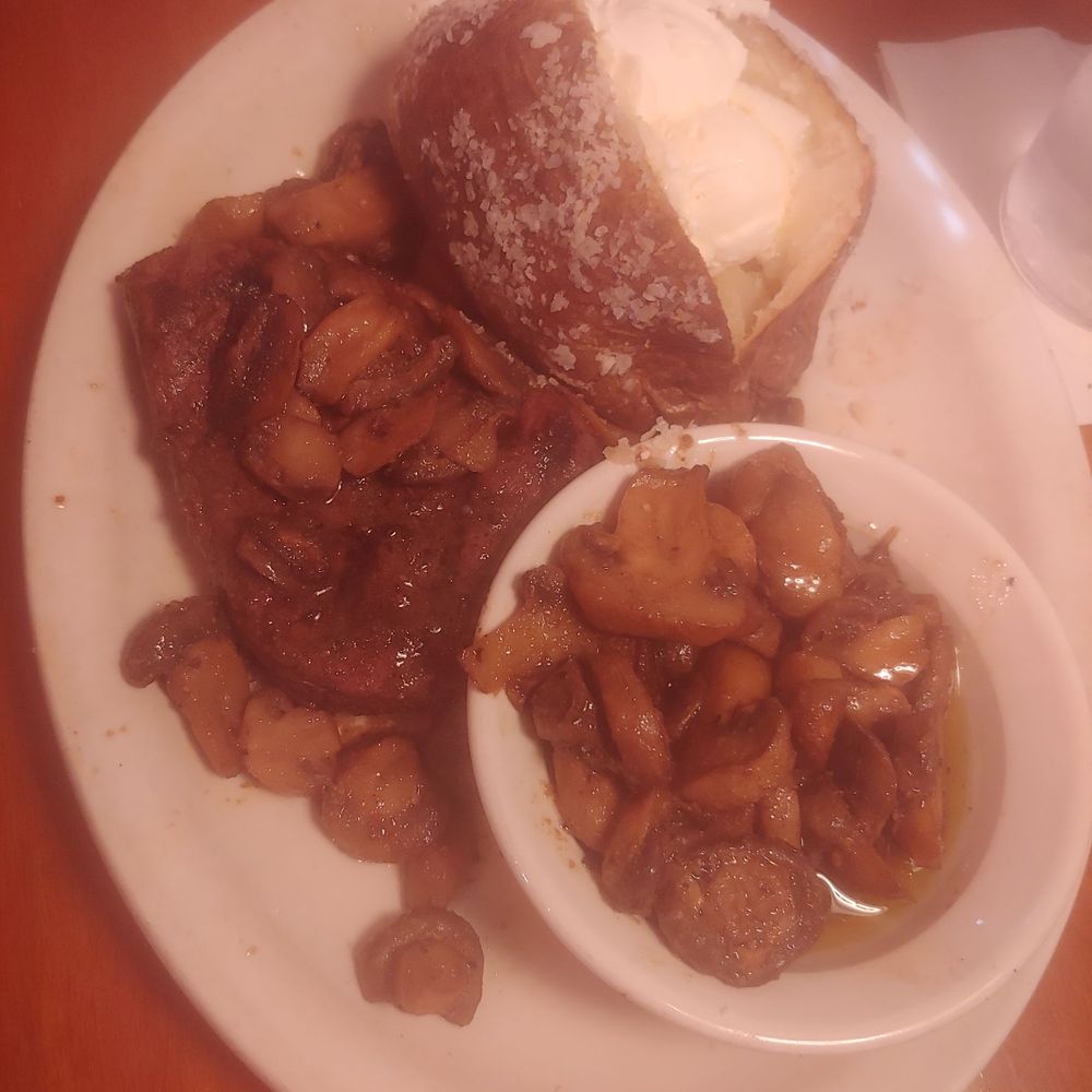 Texas Roadhouse - 8oz sirloin with baked potato and mushrooms - Steakhouses Near Me - Coon Rapids, Minnesota