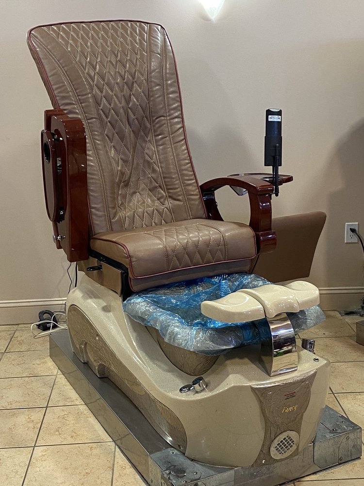 PRO NAILS & SPA Updated September 2024 24 Photos & 32 Reviews 7