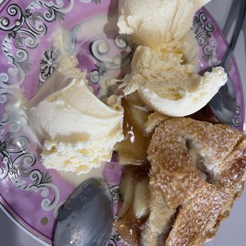 Butter Smith Kitchen & Pies - Apple pie - New American Near Me - El Paso, Texas Butter Smith Kitchen & Pies - Apple pie - New American Near Me - El Paso, Texas