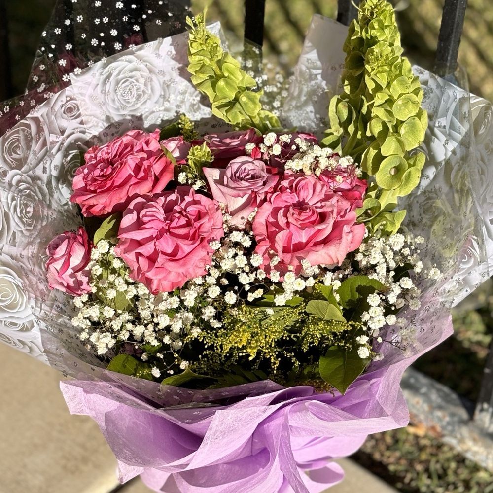 CY Florists & Gifts - Simply specify the color you desire, and the florist will provide the perfect bloom in that shade. - Florists Near Me - El Monte, California CY Florists & Gifts - Simply specify the color you desire, and the florist will provide the perfect bloom in that shade. - Florists Near Me - El Monte, California