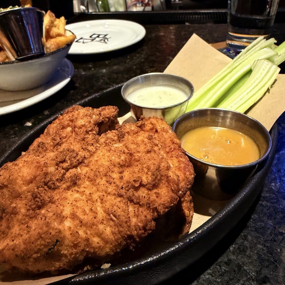 Bar Louie - Carmel - Bars Near Me - Carmel, Indiana Bar Louie - Carmel - Bars Near Me - Carmel, Indiana