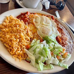 a plate of mexican food a plate of mexican food