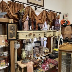 RAIN Rescued Animals In Need - This is a true thrift store that helps precious animals