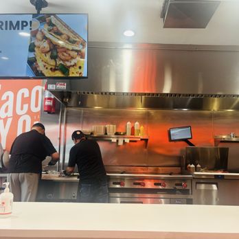 Tacos Y Que - Staff working hard - Tacos Near Me - Whittier, California