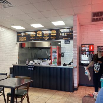 Cuarto de Kilo Mesquite Burgers - Ordering counter with menu - Burgers Near Me - Helotes, Texas Cuarto de Kilo Mesquite Burgers - Ordering counter with menu - Burgers Near Me - Helotes, Texas