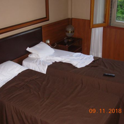 Grand Hotel Elite - Good size room with walk in closet.  We were able to open the windows.