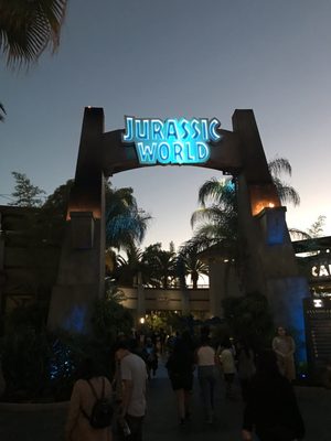 Jurassic World - The Ride by null