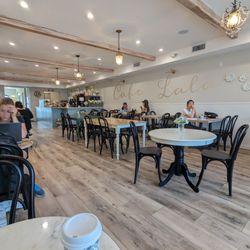 Cafe LaLa - Interior design
