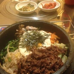 Hangari Kimchi - Dolsot Bibimbap with Beef (and side vegetables)