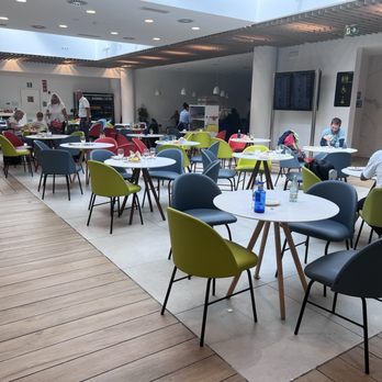 Sala VIP Valldemossa Lounge - Find a Table? Bus a Table .. and sit! - Airport Lounges Near Me - Palma de Mallorca, PM Sala VIP Valldemossa Lounge - Find a Table? Bus a Table .. and sit! - Airport Lounges Near Me - Palma de Mallorca, PM