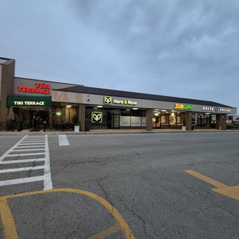 Here & Now - Here & Now Cannabis at The Oaks Shopping Center in Des Plaines. - Cannabis Dispensaries Near Me - Des Plaines, Illinois Here & Now - Here & Now Cannabis at The Oaks Shopping Center in Des Plaines. - Cannabis Dispensaries Near Me - Des Plaines, Illinois