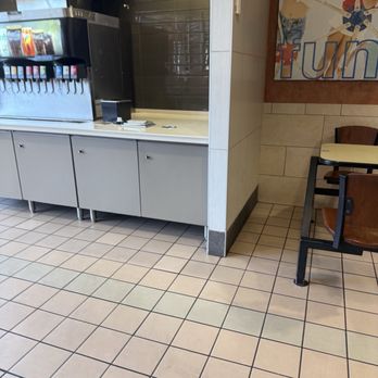 McDonald's - Fizzy drink fountain - Fast Food Near Me - Scarborough, Ontario