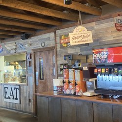 Willie Jewell's Old School Bar-B-Q