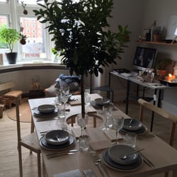 FINDERSKEEPERS Design market - Spisebordet er dækket op