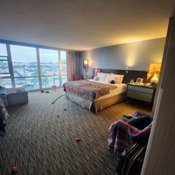 Crowne Plaza Lombard Downers Grove - The first suite i enjoyed for two days only