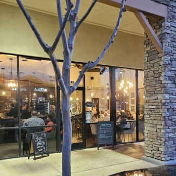 Citizen Vine - Looking toward the entrance - Tapas/Small Plates Near Me - Lincoln, California