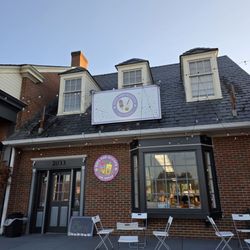 Sips and Scoops - The outdoor seating area.