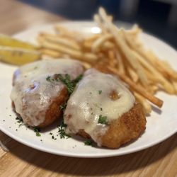 Café Berlin - Pork Cordon bleu