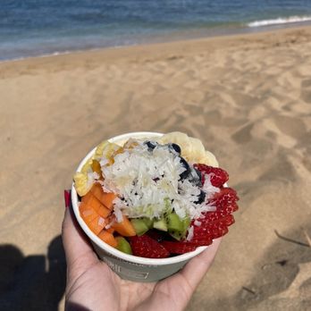 Maui Fruit Ninja - Açai bowl with coconut - Acai Bowls Near Me - Lahaina, Hawaii Maui Fruit Ninja - Açai bowl with coconut - Acai Bowls Near Me - Lahaina, Hawaii