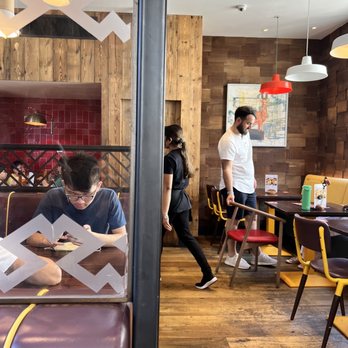 Nando's - Chicken Shop Near Me - London, XGL Nando's - Chicken Shop Near Me - London, XGL