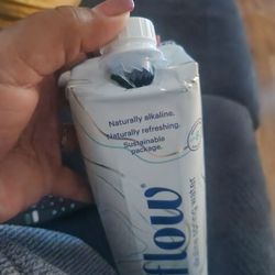 Urban Sweat - Defective boxed water