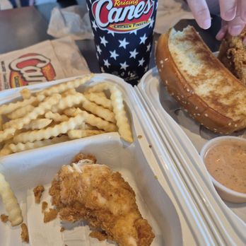 Raising Cane's Chicken Fingers - Fast Food Near Me - Fairfield, California