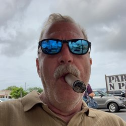 Serafin De Cuba Cigars - Awesome day to refill my humidor with hand rolled cigars