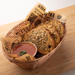 Pesto Italian Cuisine - Garlic Bread