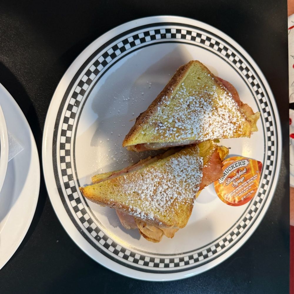 Famous 50's Diner - Monte Crisco - Diners Near Me - Bridgeport, Connecticut