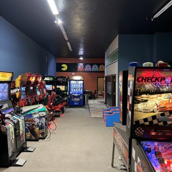 Bennetts pub and play - $20 play all day - Arcades Near Me - Lowell, Indiana