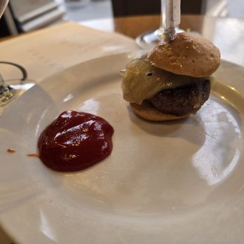 Ciutat Comtal - Mini hamburger - Tapas Bars Near Me - Barcelona, B