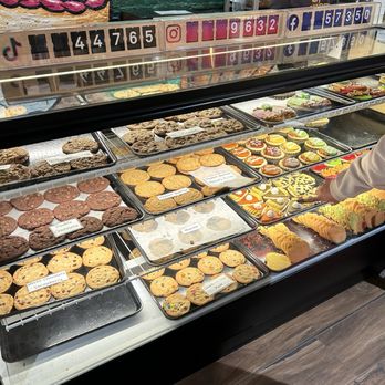Hanisch Bakery & Coffee Shop - Bakeries Near Me - Red Wing, Minnesota
