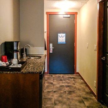 Blackstone Mountain Lodge - Hotels Near Me - Canmore, Alberta
